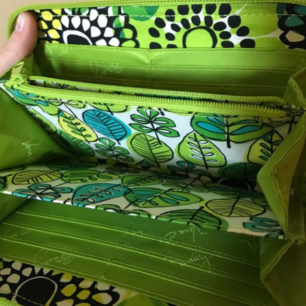 Vera Bradley Accordian Wallet Lime's Up